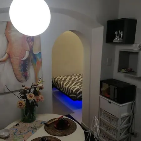 Little Gem In Trevi Fountain Apartment Rome