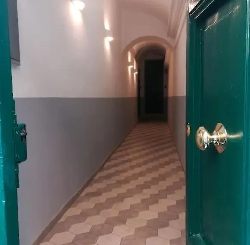 Little Gem In Trevi Fountain Roma