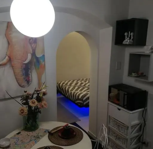 Little Gem In Trevi Fountain Daire Roma