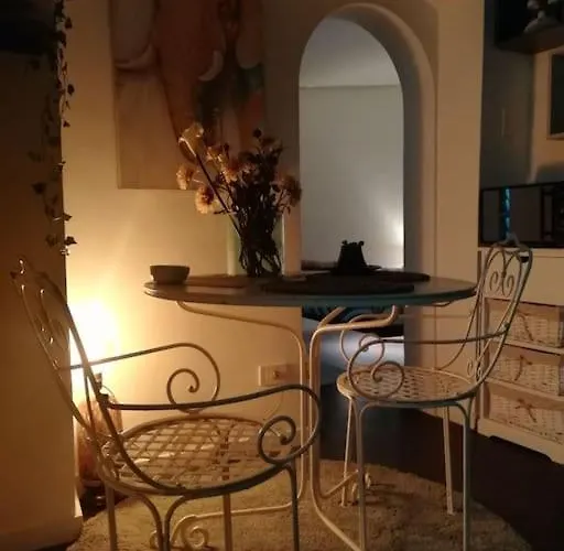 Little Gem In Trevi Fountain *